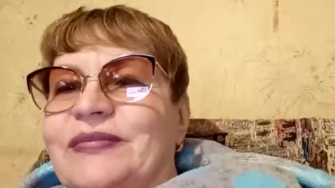 SophieBurnsX online show from 04.11.26