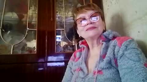SophieBurnsX online show from 04.29.26