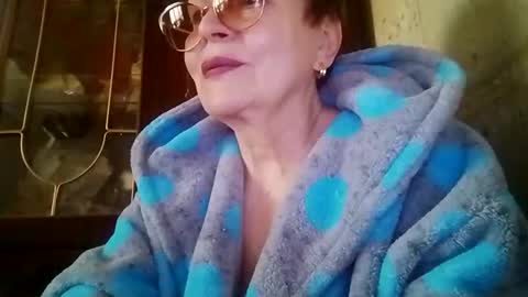 SophieBurnsX online show from 04.30.26