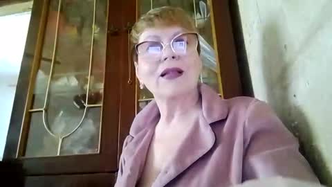 SophieBurnsX online show from 05.20.26