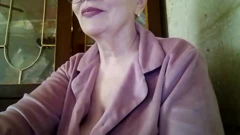 SophieBurnsX online show from 05.23.26