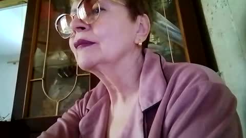 SophieBurnsX online show from 05.30.26