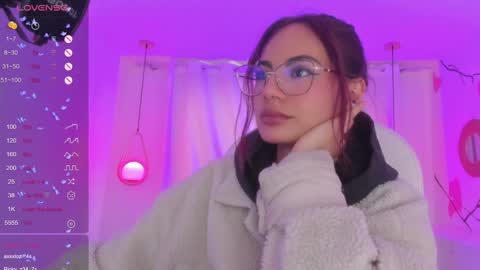 Snapshot of sophiecherry_ chatting on 12.30.24   Sophie  IG sophiecherry es   online show from 12.30.24