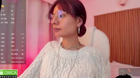 Snapshot of sophiecherry_ chatting on 10.17.25   Sophie  IG sophiecherry es   online show from 10.17.25