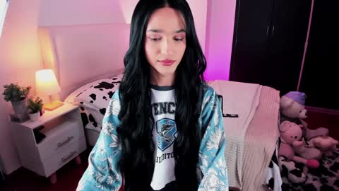 Snapshot of sophiecornett chatting on 02.01.25    online show from 02.01.25