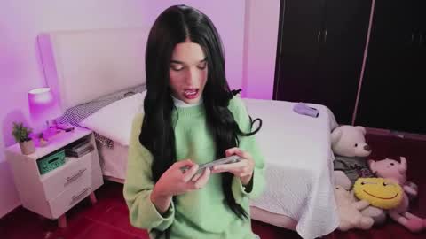 Snapshot of sophiecornett chatting on 09.17.25    online show from 09.17.25