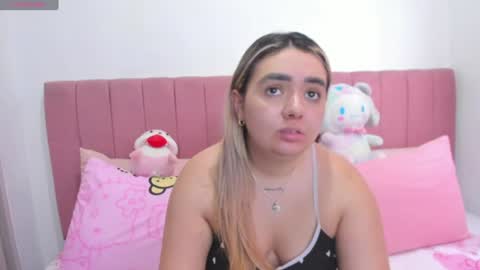 Snapshot of sophiee_rosee chatting on 07.04.26 sophiee rosee online show from 07.04.26