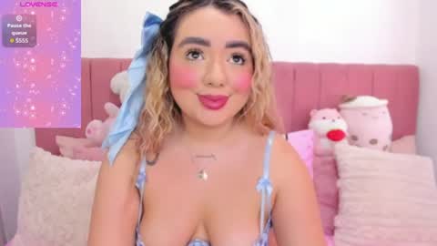 Snapshot of sophiee_rosee chatting on 07.11.26 sophiee rosee online show from 07.11.26