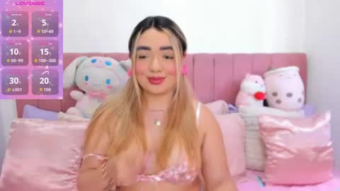 Snapshot of sophiee_rosee chatting on 07.14.26 sophiee rosee online show from 07.14.26