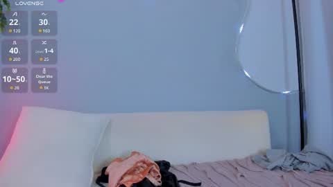 Snapshot of sophiee_s chatting on 07.30.26 Sophie online show from 07.30.26