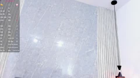 Snapshot of sophiee_velvet chatting on 01.21.25         online show from 01.21.25