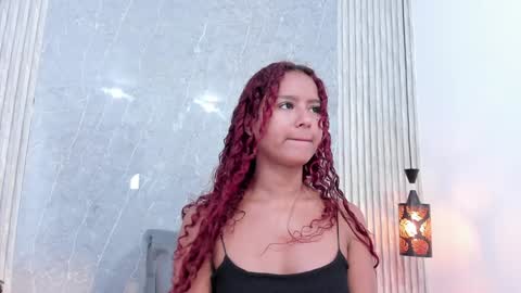 Snapshot of sophiee_velvet chatting on 02.05.25         online show from 02.05.25