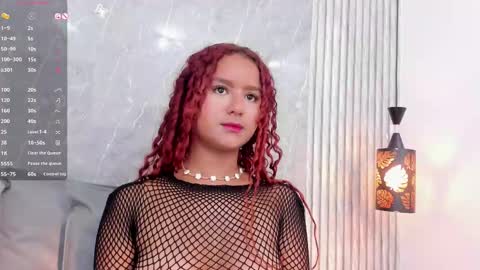 Snapshot of sophiee_velvet chatting on 03.07.25         online show from 03.07.25