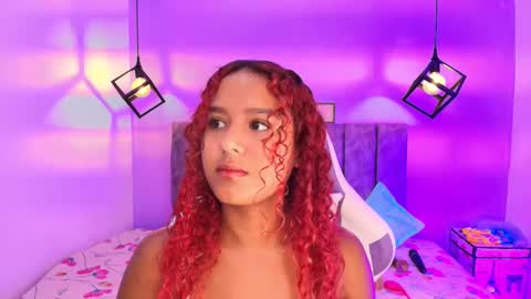 Snapshot of sophiee_velvet chatting on 09.24.25         online show from 09.24.25
