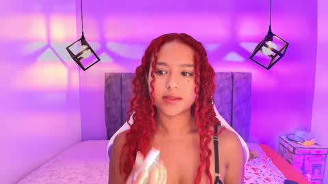 Snapshot of sophiee_velvet chatting on 10.01.25         online show from 10.01.25