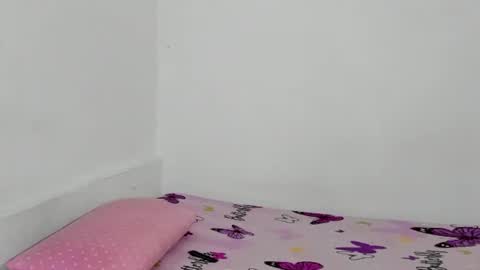 Snapshot of sophiee_veryhot chatting on 11.28.25 sophiee veryhot online show from 11.28.25