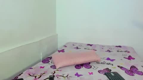 Snapshot of sophiee_veryhot chatting on 12.16.25 sophiee veryhot online show from 12.16.25