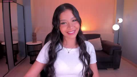 Sophie Houston online show from 05.05.26