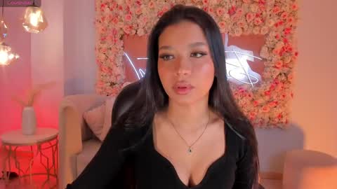 Sophie Houston online show from 05.06.26