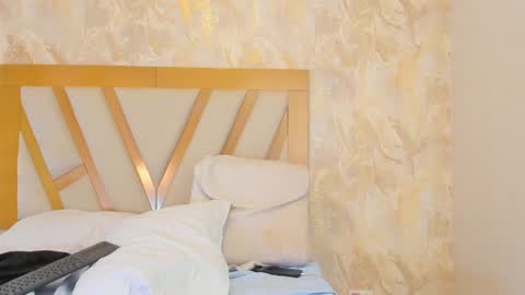 Snapshot of sophiekozlov chatting on 12.27.24 Sophie online show from 12.27.24