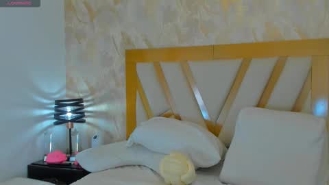 Snapshot of sophiekozlov chatting on 09.18.25 Sophie online show from 09.18.25