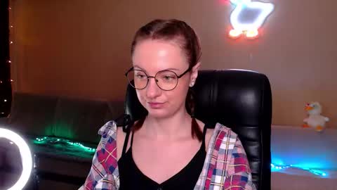 Snapshot of sophieleroux chatting on 02.20.26 sophieleroux online show from 02.20.26