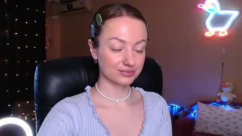 Snapshot of sophieleroux chatting on 03.15.26 sophieleroux online show from 03.15.26