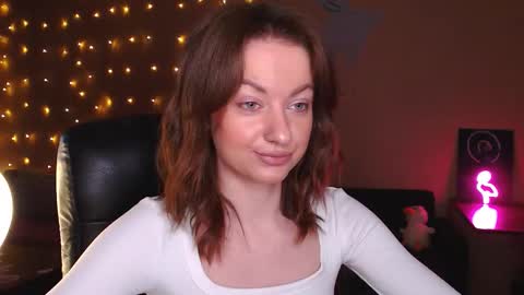 Snapshot of sophieleroux chatting on 03.26.26 sophieleroux online show from 03.26.26