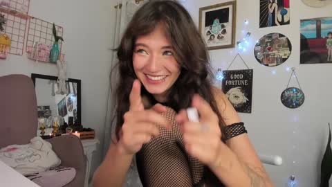 Snapshot of sophieluck chatting on 12.18.24 Sophie online show from 12.18.24