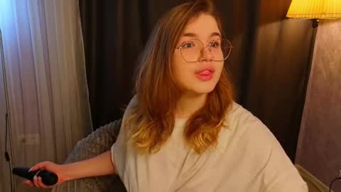 Snapshot of sophiemure chatting on 01.07.26 Sophie online show from 01.07.26