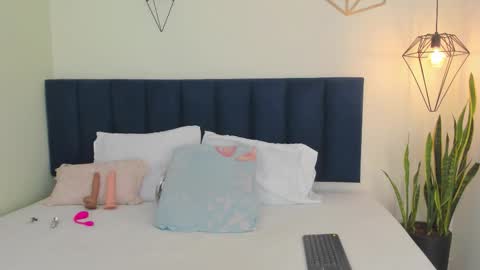 sophieturner_mg online show from 11.29.25