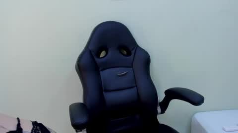 sophieturner_mg online show from 04.27.26