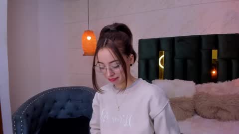 Snapshot of sophiia_gomezz_ chatting on 01.22.25 sophi online show from 01.22.25