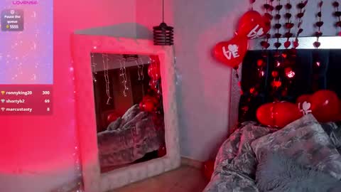 Snapshot of sophiia_gomezz_ chatting on 02.15.25 sophi online show from 02.15.25