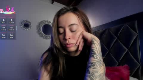 Snapshot of sophiia_gomezz_ chatting on 10.04.25 sophi online show from 10.04.25