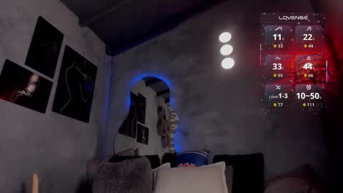 Snapshot of sophiierobertss_ chatting on 09.30.25 Dani online show from 09.30.25