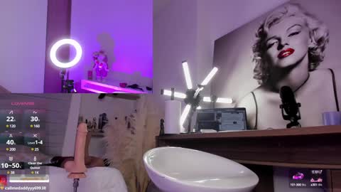 Snapshot of sophyamiller_15 chatting on 12.11.24 Sophy online show from 12.11.24