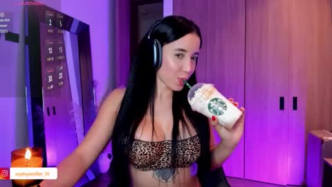 Snapshot of sophyamiller_15 chatting on 10.11.25 Sophy online show from 10.11.25