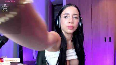 Snapshot of sophyamiller_15 chatting on 10.12.25 Sophy online show from 10.12.25