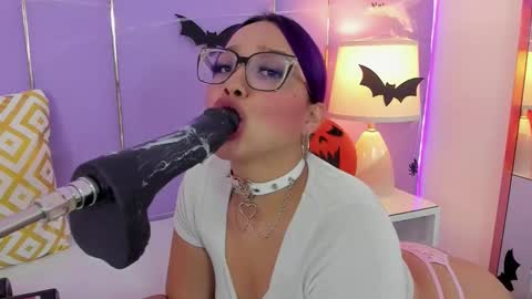 Snapshot of sophyruiz_ chatting on 10.16.25 Sophy online show from 10.16.25