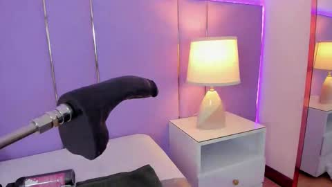 Snapshot of sophyruiz_ chatting on 11.03.25 Sophy online show from 11.03.25