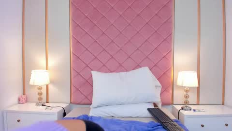 Snapshot of sopphiaa_payton chatting on 02.21.25 Sophie online show from 02.21.25