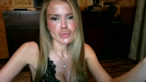 Snapshot of soravell chatting on 06.26.26 soravell online show from 06.26.26