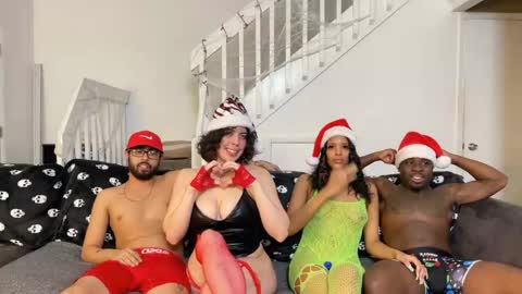 Snapshot of sosabless chatting on 12.15.25 sosabless and sosalady online show from 12.15.25