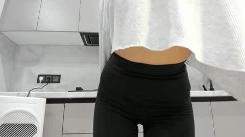 Mia online show from 10.29.25