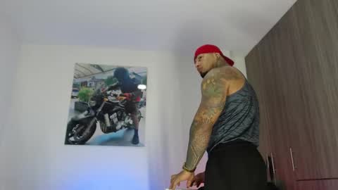 Snapshot of soy_apolo chatting on 10.30.25 soy_apolo online show from 10.30.25