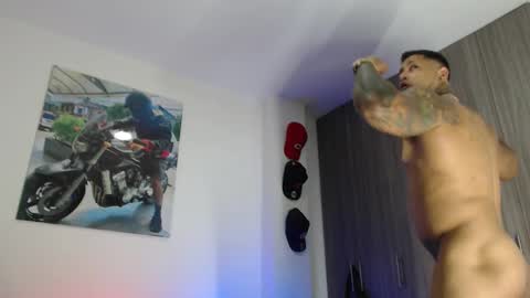 Snapshot of soy_apolo chatting on 11.05.25 soy_apolo online show from 11.05.25