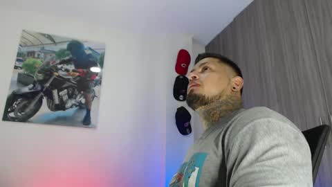 Snapshot of soy_apolo chatting on 11.06.25 soy_apolo online show from 11.06.25