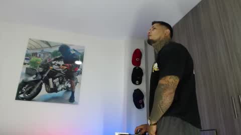 Snapshot of soy_apolo chatting on 11.07.25 soy_apolo online show from 11.07.25