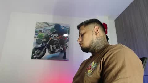 Snapshot of soy_apolo chatting on 11.14.25 soy_apolo online show from 11.14.25